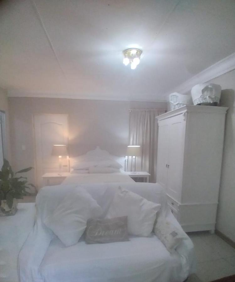 Amethyst Suites Springs  Luaran gambar